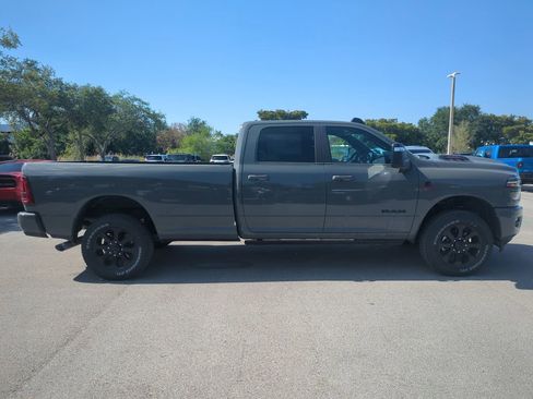 New 2026 RAM 3500 Laramie AWD/4WD image 4