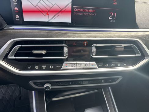 Used 2021 BMW X7 xDrive40i w/ Premium Package AWD/4WD image 36