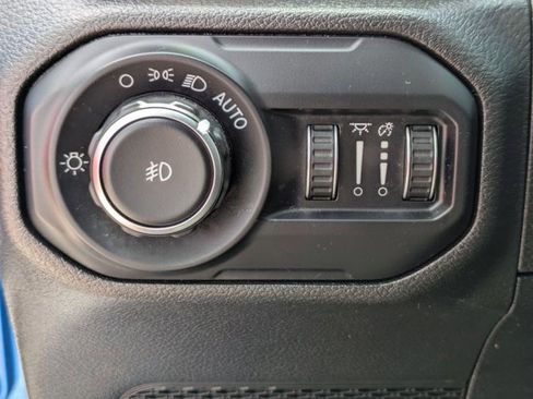 Used 2021 Jeep Wrangler Unlimited Sport AWD/4WD image 11