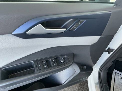 Used 2022 Volkswagen Taos SE image 17