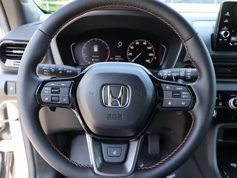 New 2025 Honda Pilot TrailSport image 29