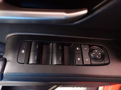 Used 2024 Toyota Tacoma TRD Sport AWD/4WD image 20