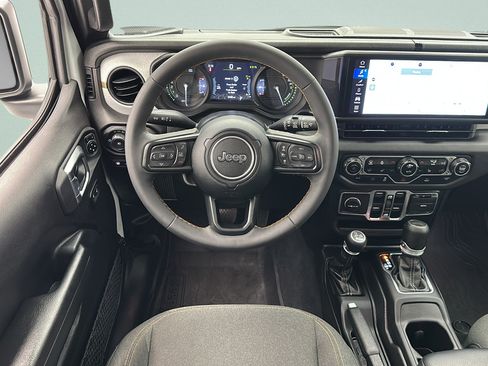 Used 2024 Jeep Wrangler Unlimited w/ Convenience Group AWD/4WD image 11