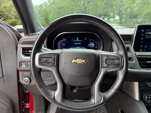Used 2022 Chevrolet Suburban LT RWD image 9
