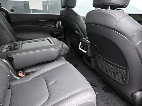 Used 2026 Kia Carnival SX Prestige FWD image 25