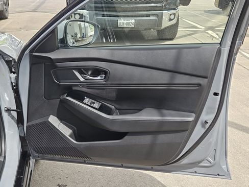 Used 2023 Honda Accord Touring image 10