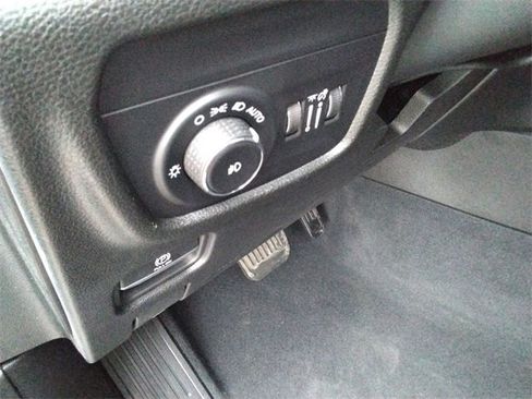 Used 2023 Jeep Grand Cherokee L Limited w/ Luxury Tech Group II image 27