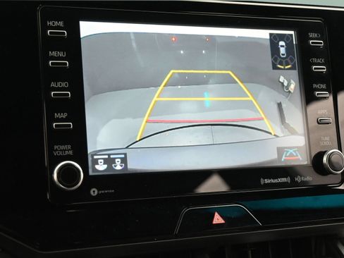 Used 2022 Toyota Venza XLE AWD/4WD image 17