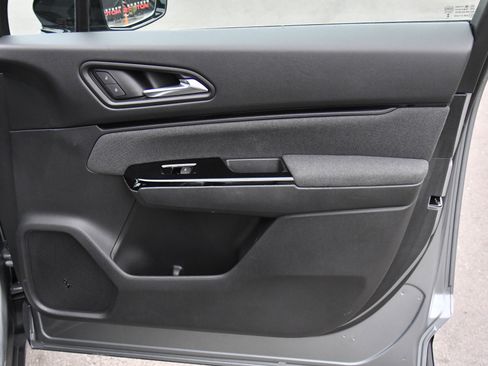 Used 2024 Honda Prologue EX image 44