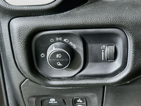 Used 2023 RAM 1500 Big Horn AWD/4WD image 16