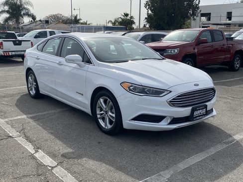 Used 2018 Ford Fusion SE w/ Equipment Group 602A image 8