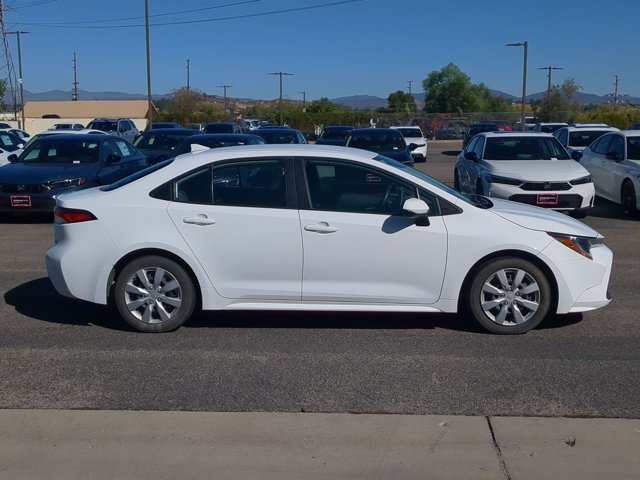 Used 2020 Toyota Corolla LE FWD image 4