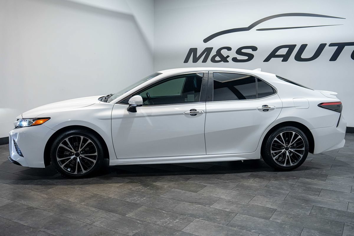 Used 2020 Toyota Camry SE FWD image 24