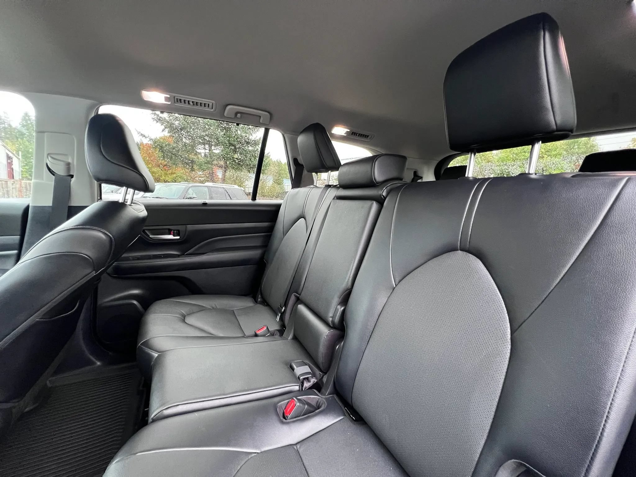 Used 2024 Toyota Grand Highlander AWD Hybrid image 36