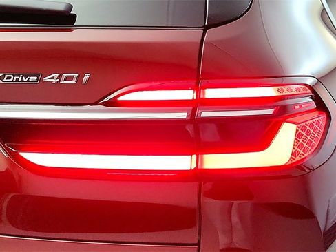 Used 2025 BMW X7 xDrive40i image 21
