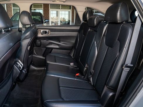 Used 2022 Kia Sorento S w/ Panoramic Sunroof Package image 16