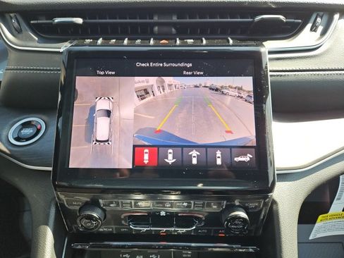 New 2025 Jeep Grand Cherokee Limited w/ Luxury Tech Group II image 51