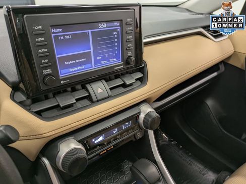 Used 2022 Toyota RAV4 LE AWD/4WD image 11