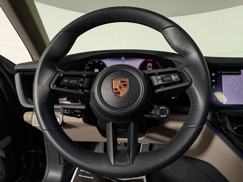 Certified 2025 Porsche Panamera image 35