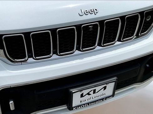 Used 2022 Jeep Grand Cherokee L Overland w/ Advanced Protech Group III AWD/4WD image 32
