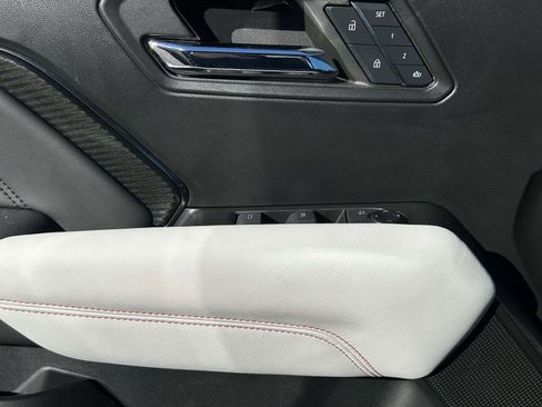 Used 2024 GMC Canyon AT4X image 20