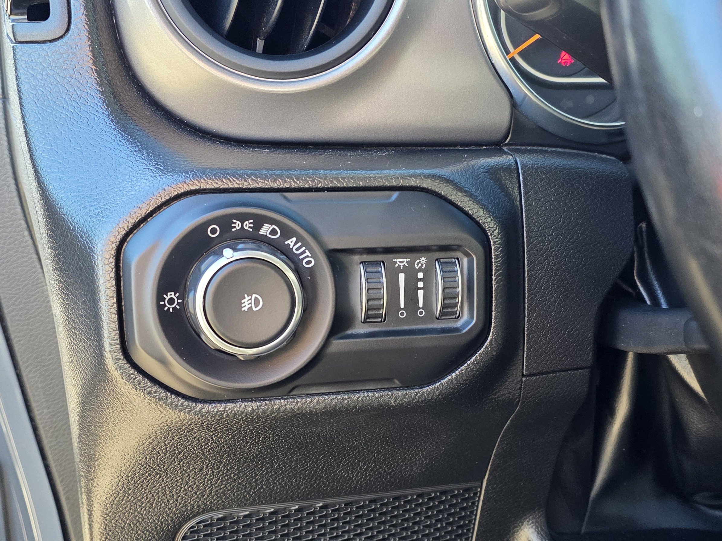 Used 2022 Jeep Wrangler Sport AWD/4WD image 14