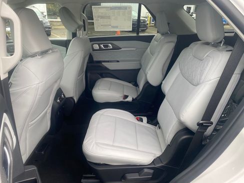New 2026 Ford Explorer Platinum w/ LUX Leather Package image 21