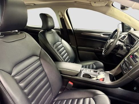 Used 2019 Ford Fusion SEL FWD image 22
