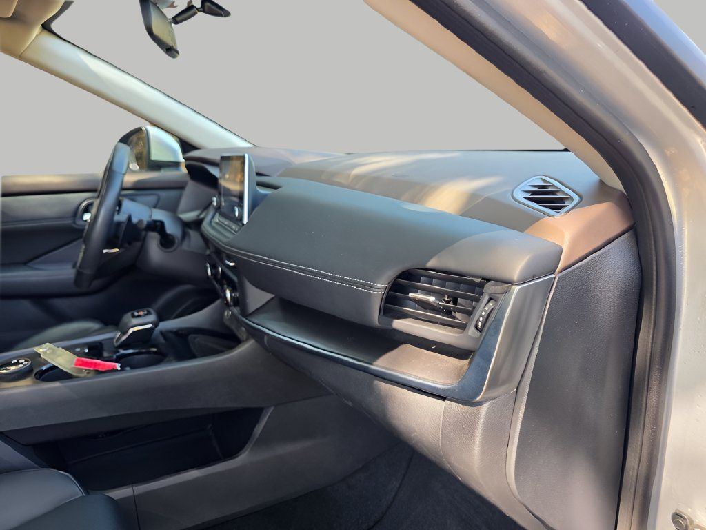 Used 2023 Nissan Rogue SV w/ SV Premium B Package AWD/4WD image 12