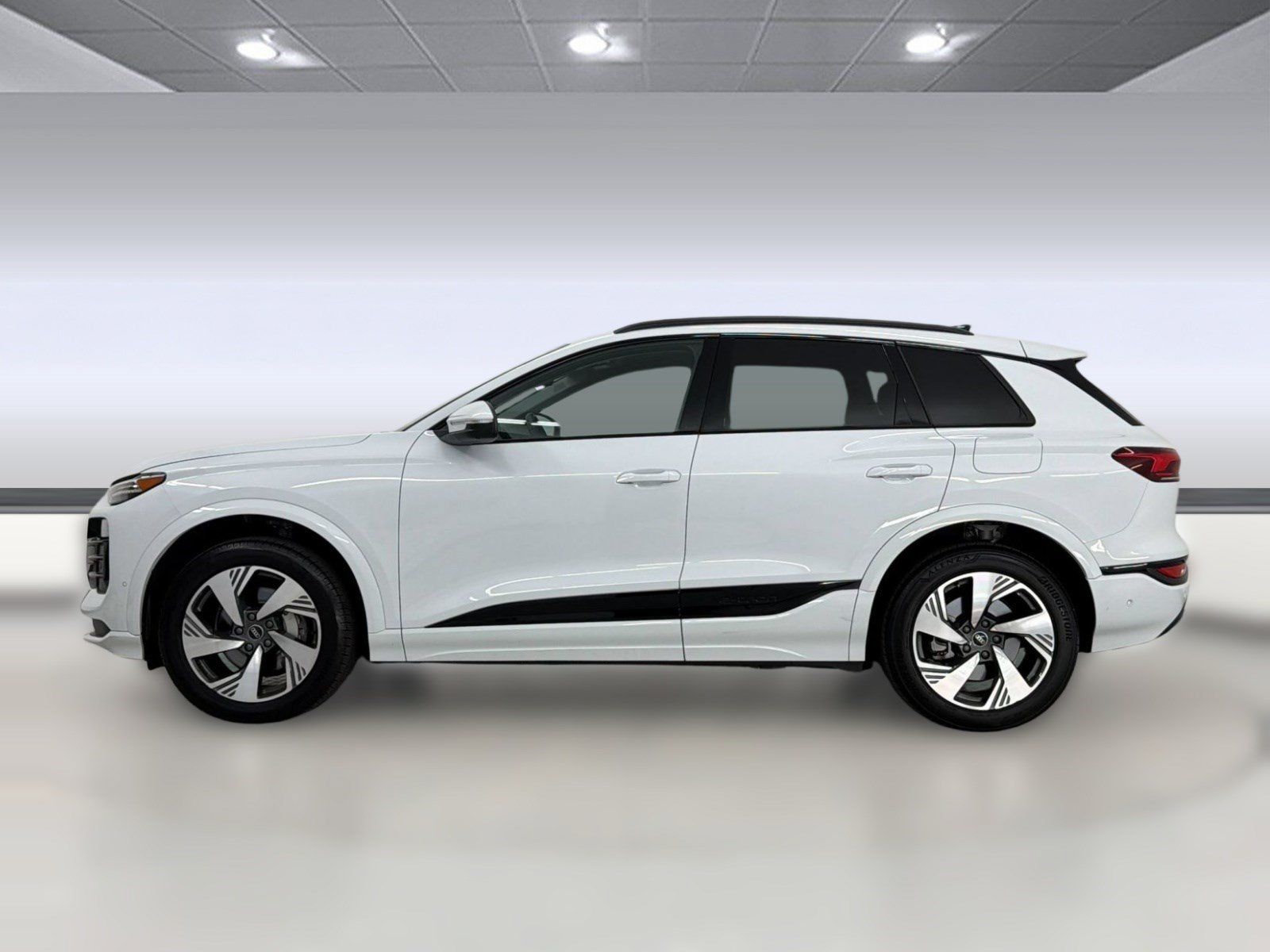 Used 2025 Audi Q6 e-tron Premium Plus w/ Premium Plus AWD/4WD image 2