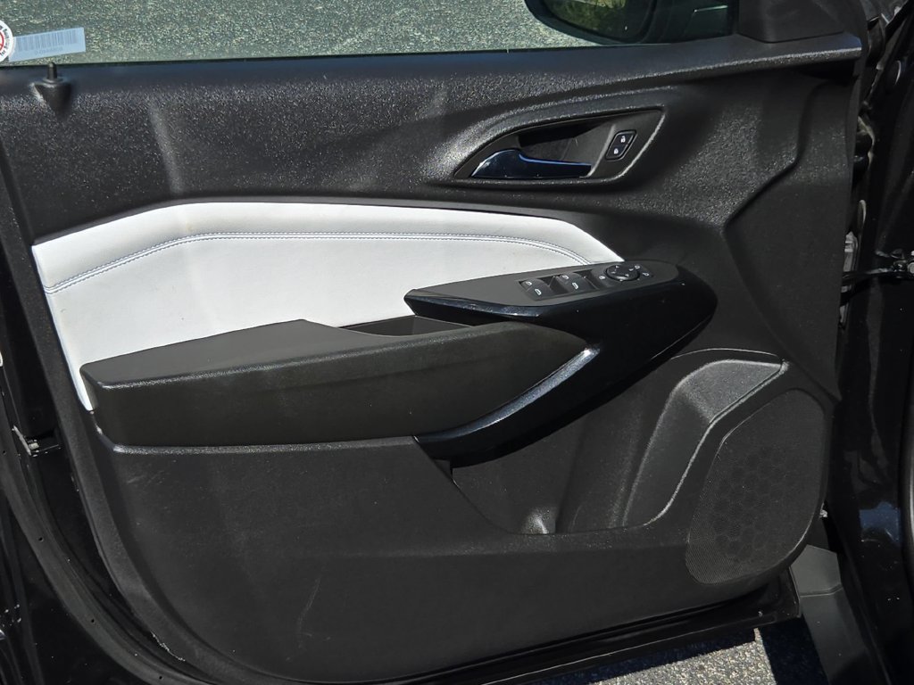 Used 2026 Chevrolet Trax LT FWD image 14