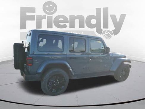 Used 2025 Jeep Wrangler Sahara image 4