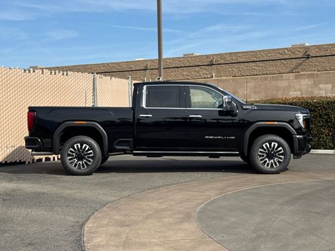 New 2026 GMC Sierra 2500 Denali Ultimate AWD/4WD image 3