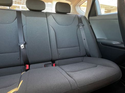 Used 2025 Kia K4 LXS image 36