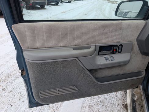 Used 1994 GMC Suburban 2500 image 12