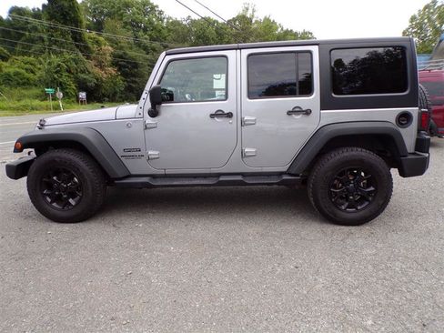 Used 2015 Jeep Wrangler Unlimited Sport w/ Quick Order Package 24S AWD/4WD image 12