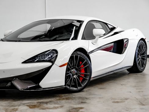 Used 2017 McLaren 570S Coupe image 4