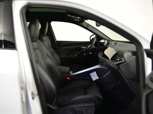 New 2025 Audi SQ5 Premium Plus image 16