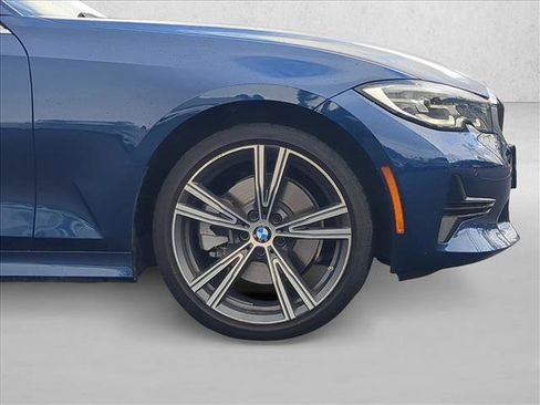 Used 2019 BMW 330i xDrive Sedan w/ Convenience Package image 25