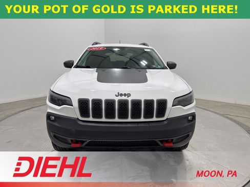 Used 2019 Jeep Cherokee Trailhawk image 2