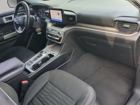 Certified 2021 Ford Explorer XLT RWD image 49