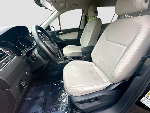 Used 2019 Volkswagen Tiguan SE AWD/4WD image 13