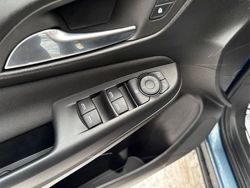 Used 2024 Buick Envista Preferred image 31