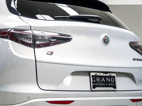 Used 2021 Alfa Romeo Stelvio Ti Sport AWD/4WD image 15