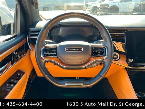 Used 2022 Jeep Grand Wagoneer Series III w/ Rear Seat Video Group 1 image 12