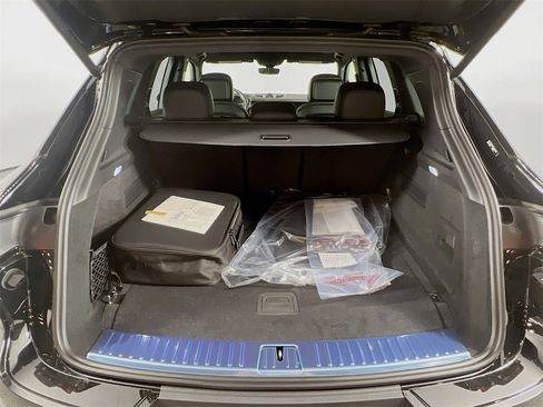 New 2026 Porsche Cayenne Base image 28