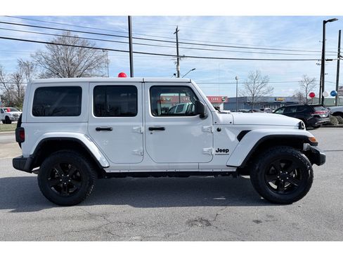 Used 2023 Jeep Wrangler Unlimited Sahara image 4
