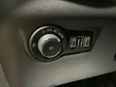 Used 2024 Jeep Compass Latitude w/ Convenience Group image 24