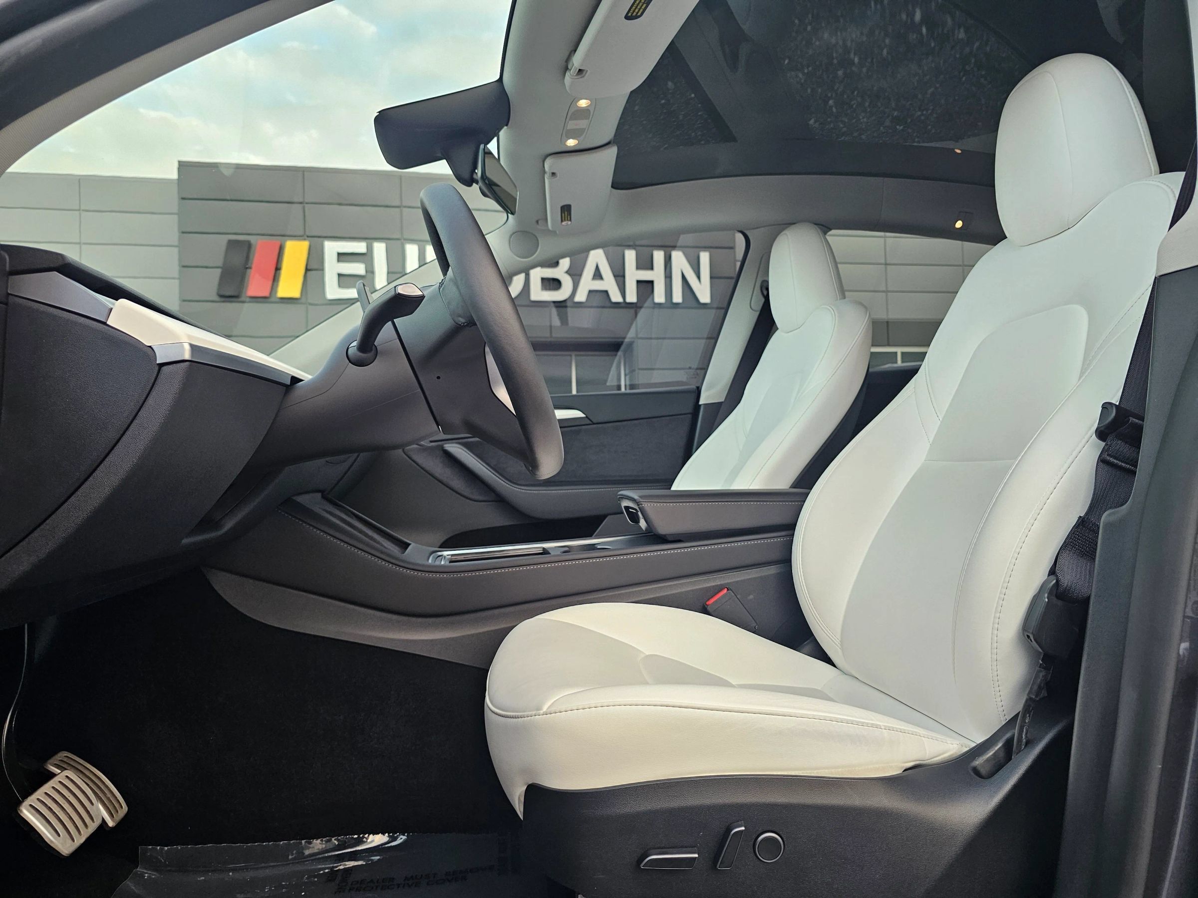 Used 2023 Tesla Model Y Performance AWD/4WD image 12