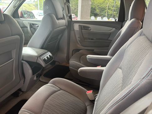 Used 2015 Chevrolet Traverse LT w/ Style and Technology Package image 21